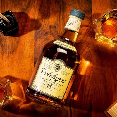 Dalwhinnie 15 ročná whisky 43 % 0,7 l

Whisky Dalwhinnie 15-ročná pochádza z najvyššie postavenej paliarne v Škótsku. Ide o pozoruhodne jemnú whisky, ktorá má dlhotrvajúci vývoj chuti. Zároveň je aromatická so stopou vresového medu, ktorá ustupuje sladkosti pokosenej trávy a sladu a potom silnie až po náhly príval rašeliny.
.
.
.
#vinotekaandre #dalwhinnie #dalwhinniedistillery #whisky